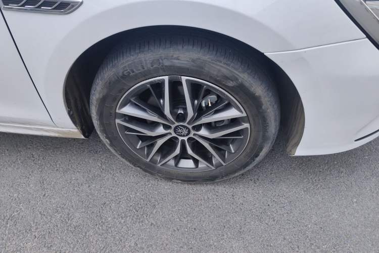 Used BYD Qin PLUS 2021 DM-i 120KM Prestige Model Right Front Wheel Hub