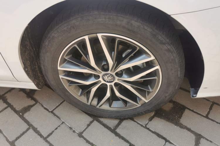 Used BYD Qin PLUS 2021 DM-i 55KM Flagship Model Right Front Wheel Hub