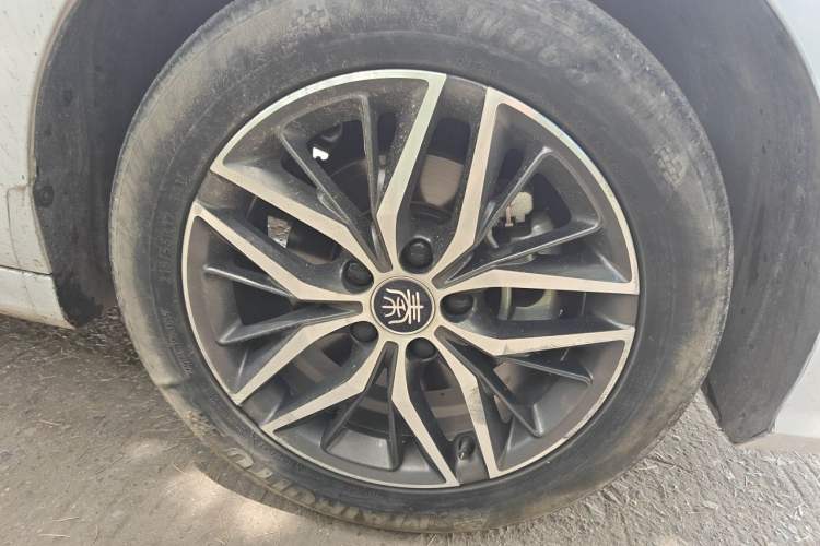 Used BYD Qin PLUS 2021 DM-i 120KM Flagship Model Right Front Wheel Hub