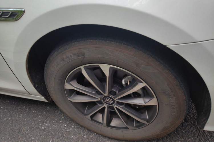 Used BYD Qin PLUS 2021 DM-i 55KM Prestige Model Right Front Wheel Hub