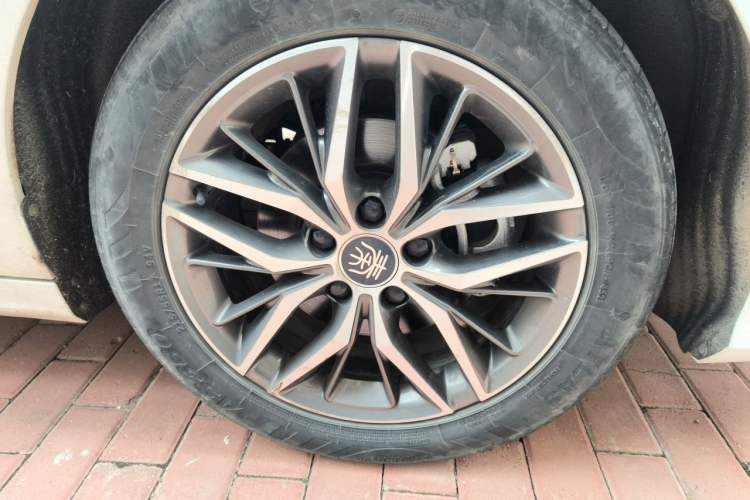 Used BYD Qin PLUS 2021 DM-i 55KM Flagship Model Right Front Wheel Hub