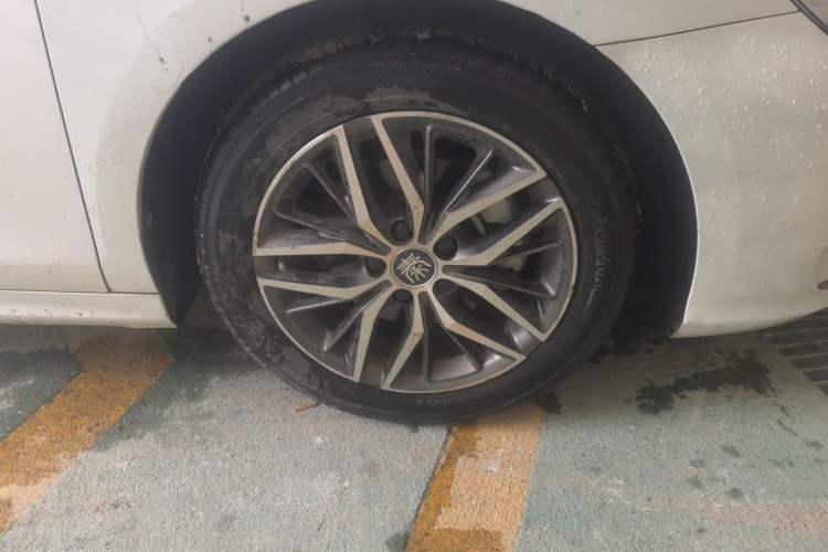 Used BYD Qin PLUS 2021 DM-i 55KM Flagship Model Right Front Wheel Hub