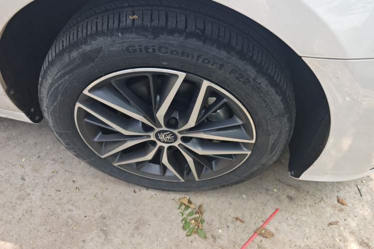 Used BYD Qin PLUS 2021 DM-i 120KM Prestige Model Right Front Wheel Hub