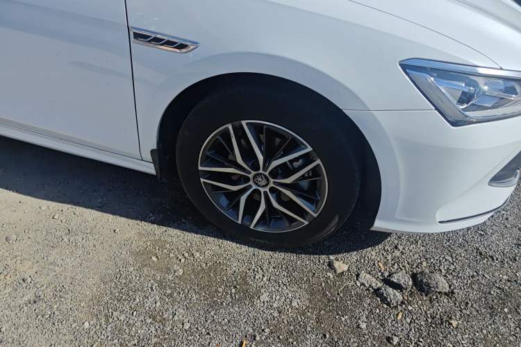Used BYD Qin PLUS 2021 DM-i 120KM Prestige Model Right Front Wheel Hub