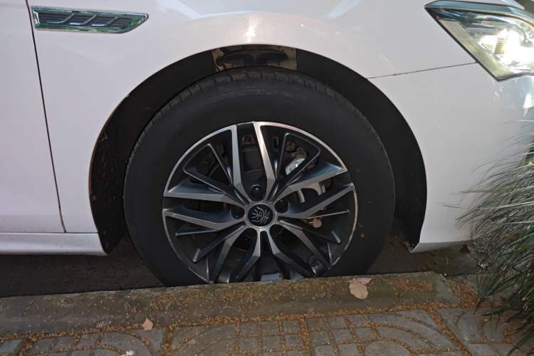 Used BYD Qin PLUS 2021 DM-i 120KM Flagship Model Right Front Wheel Hub
