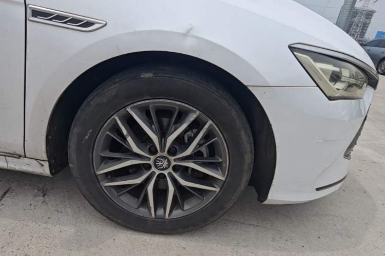 Used BYD Qin PLUS 2021 DM-i 55KM Flagship Model Right Front Wheel Hub
