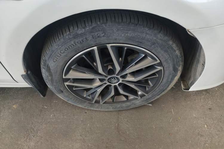 Used BYD Qin PLUS 2021 DM-i 55KM Flagship Model Right Front Wheel Hub