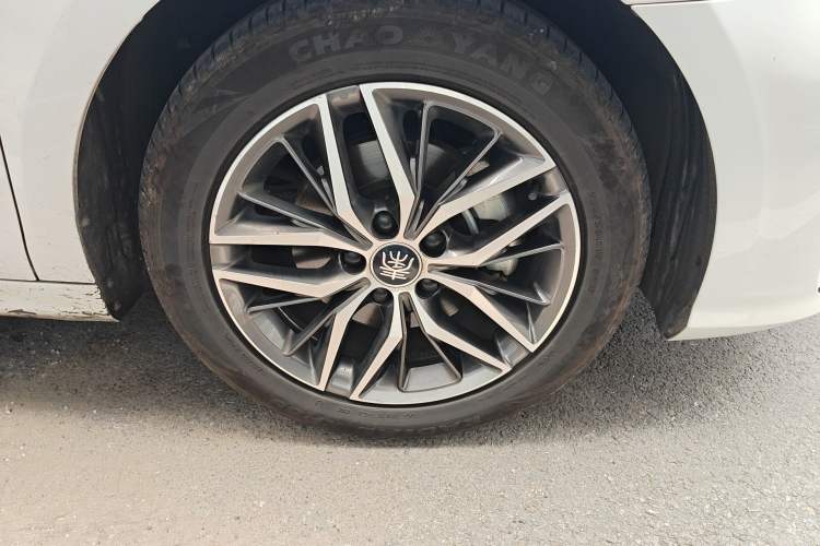 Used BYD Qin PLUS 2021 DM-i 55KM Flagship Model Right Front Wheel Hub
