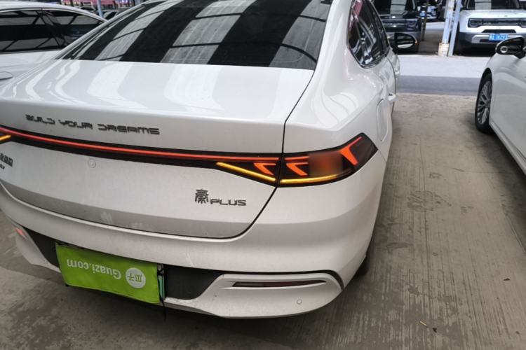 Used BYD Qin PLUS 2021 EV 400KM Leading Comfort Edition Right Rear Taillight