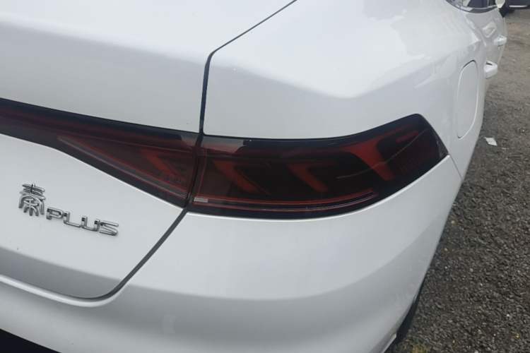 Used BYD Qin PLUS 2021 DM-i 55KM Flagship Model Right Rear Taillight