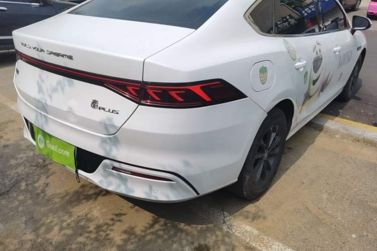 Used BYD Qin PLUS 2021 EV 400KM Leading Comfort Edition Right Rear Taillight