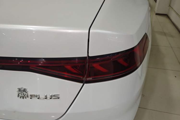 Used BYD Qin PLUS 2021 EV 500KM Luxury Model Right Rear Taillight
