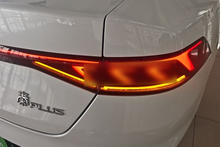 Used BYD Qin PLUS 2021 EV 500KM Premium Model Right Rear Taillight