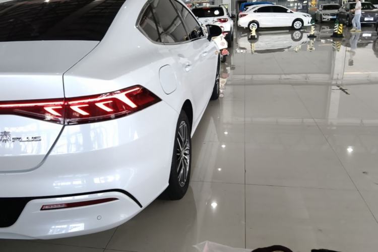 Used BYD Qin PLUS 2021 EV 500KM Premium Model Right Rear Taillight