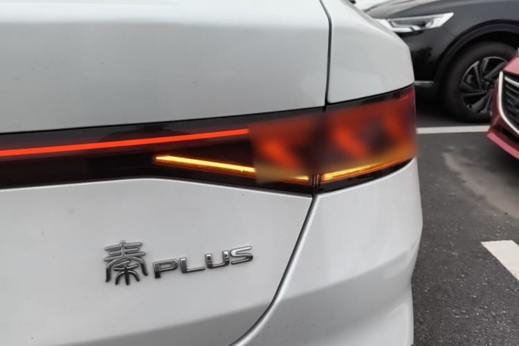 Used BYD Qin PLUS 2021 EV 400KM Luxury Model Right Rear Taillight