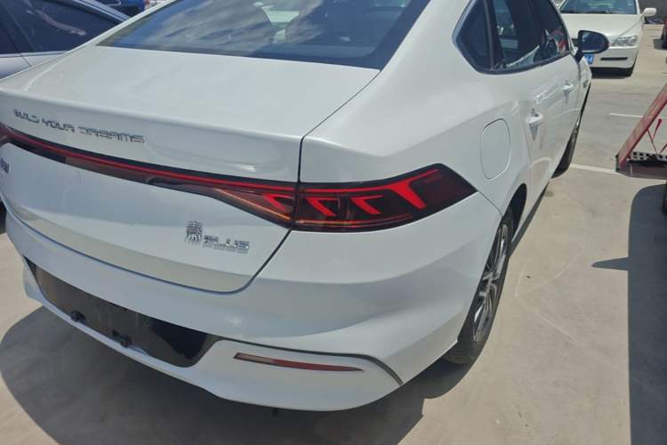 Used BYD Qin PLUS 2021 EV 400KM Luxury Model Right Rear Taillight