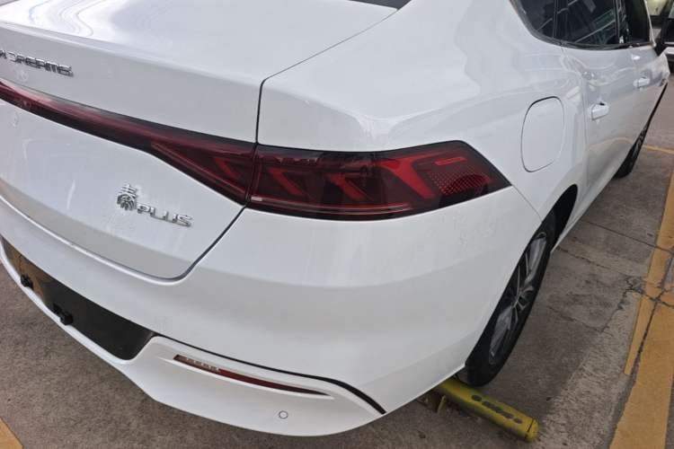 Used BYD Qin PLUS 2021 EV 500KM Premium Model Right Rear Taillight