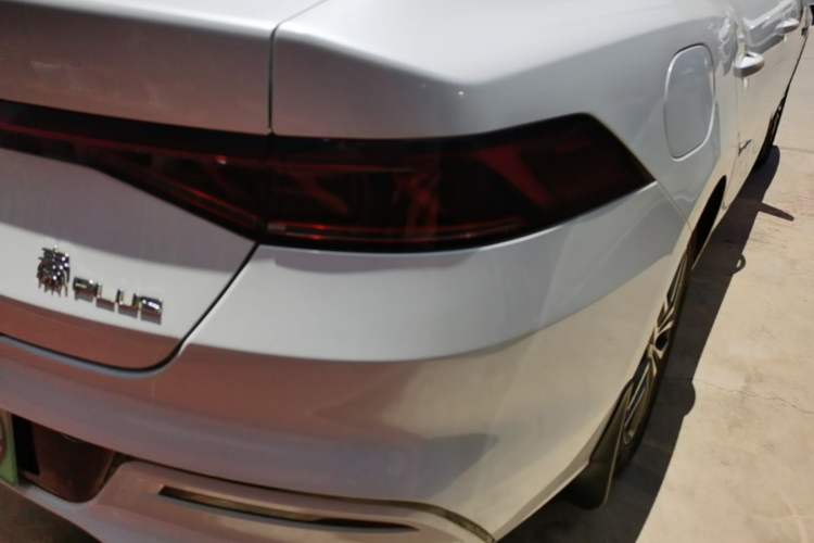 Used BYD Qin PLUS 2021 EV 500KM Luxury Model Right Rear Taillight