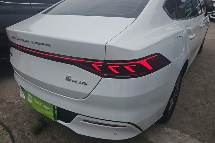 Used BYD Qin PLUS 2021 EV 500KM Luxury Model Right Rear Taillight