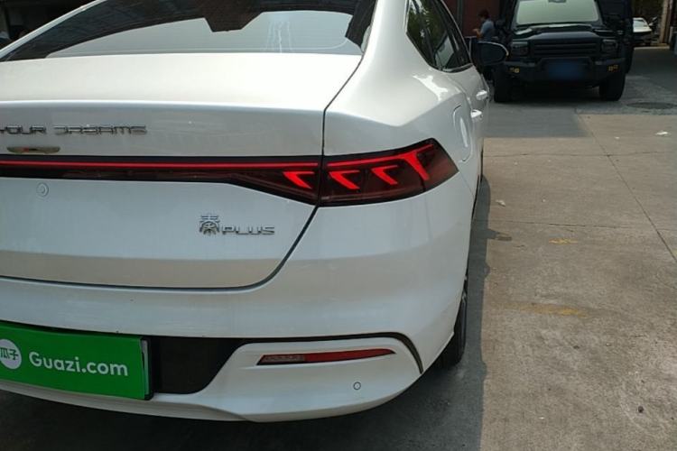 Used BYD Qin PLUS 2021 EV 500KM Premium Model Right Rear Taillight