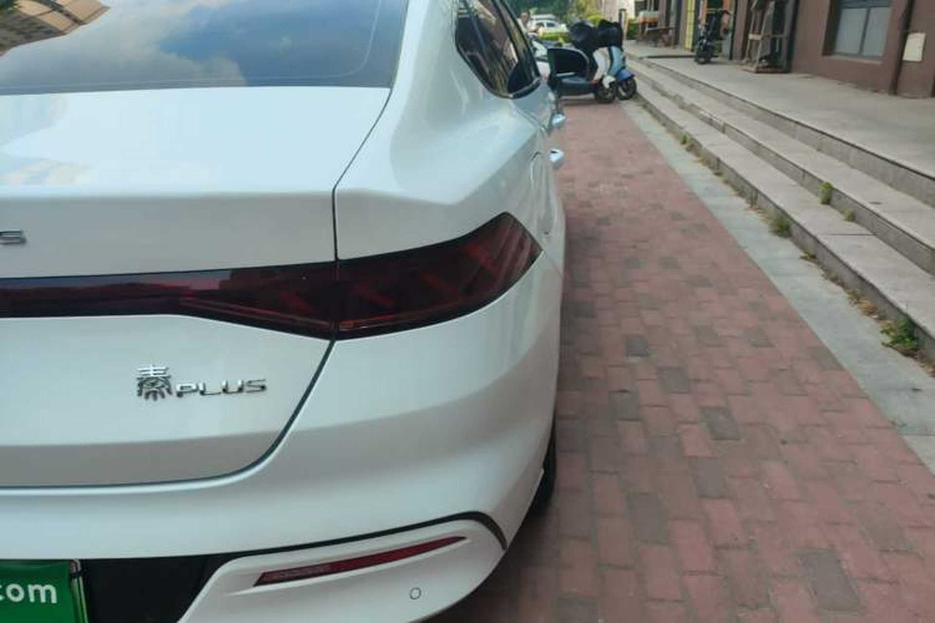 Used BYD Qin PLUS 2021 EV 500KM Premium Model Right Rear Taillight