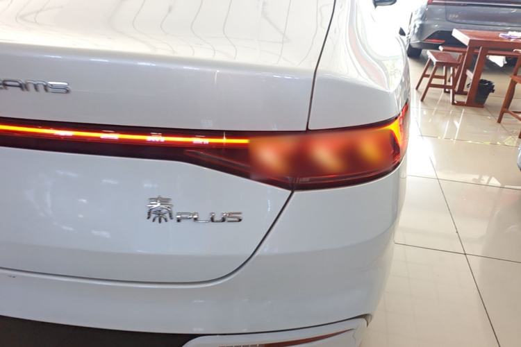 Used BYD Qin PLUS 2021 EV 500KM Premium Model Right Rear Taillight