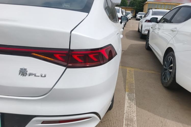 Used BYD Qin PLUS 2021 EV 400KM Leading Comfort Edition Right Rear Taillight