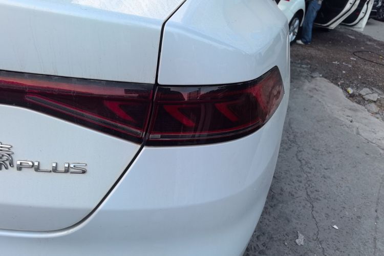 Used BYD Qin PLUS 2021 DM-i 120KM Flagship Model Right Rear Taillight
