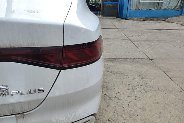 Used BYD Qin PLUS 2021 DM-i 120KM Flagship Model Right Rear Taillight