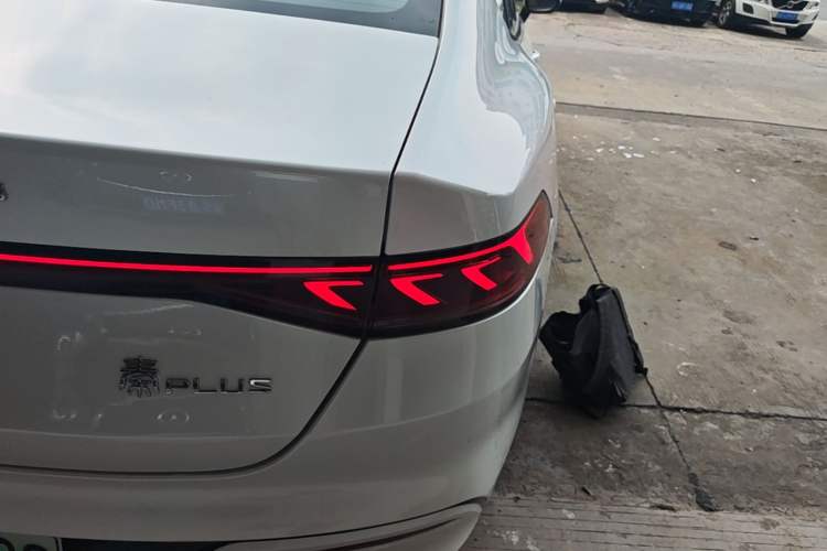 Used BYD Qin PLUS 2021 DM-i 55KM Flagship Model Right Rear Taillight