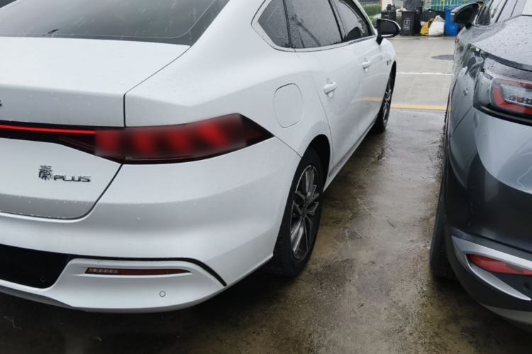 Used BYD Qin PLUS 2021 EV 500KM Premium Model Right Rear Taillight