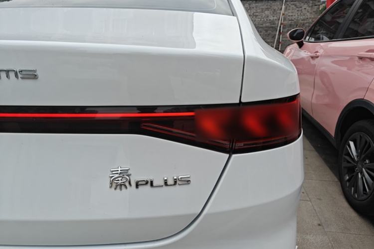 Used BYD Qin PLUS 2021 EV 500KM Luxury Model Right Rear Taillight