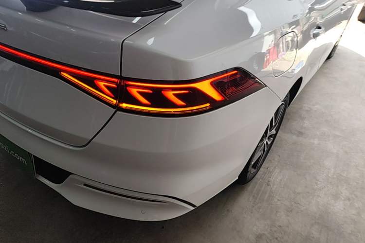 Used BYD Qin PLUS 2021 DM-i 55KM Flagship Model Right Rear Taillight