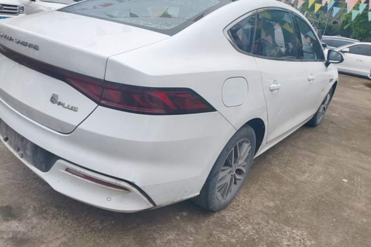 Used BYD Qin PLUS 2021 EV 400KM Luxury Model Right Rear Taillight