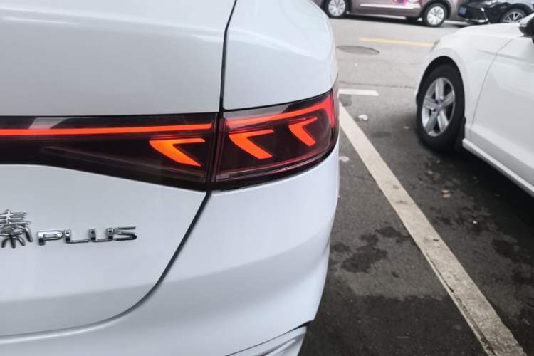 Used BYD Qin PLUS 2021 DM-i 55KM Flagship Model Right Rear Taillight
