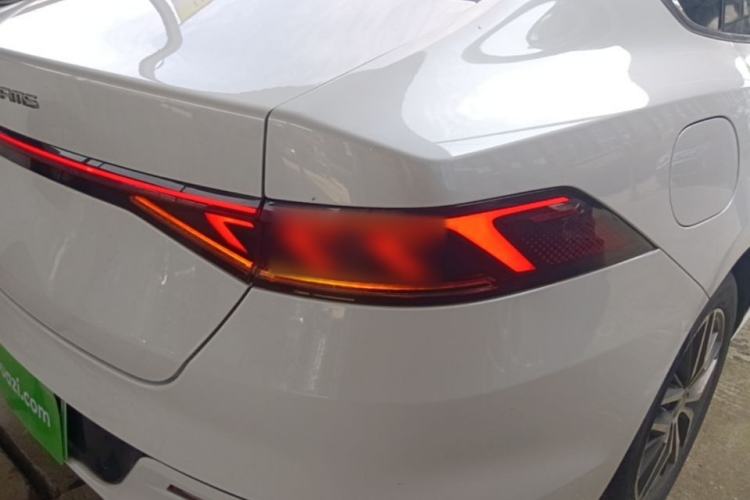 Used BYD Qin PLUS 2021 EV 400KM Luxury Model Right Rear Taillight