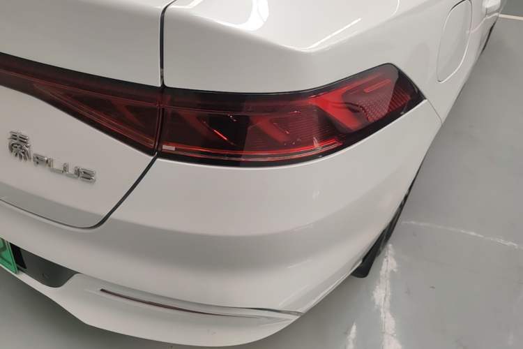Used BYD Qin PLUS 2021 EV 500KM Luxury Model Right Rear Taillight