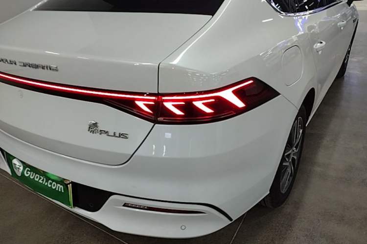 Used BYD Qin PLUS 2021 DM-i 120KM Flagship Model Right Rear Taillight
