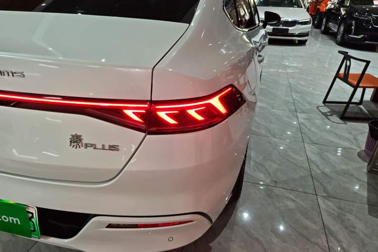 Used BYD Qin PLUS 2021 DM-i 55KM Flagship Model Right Rear Taillight