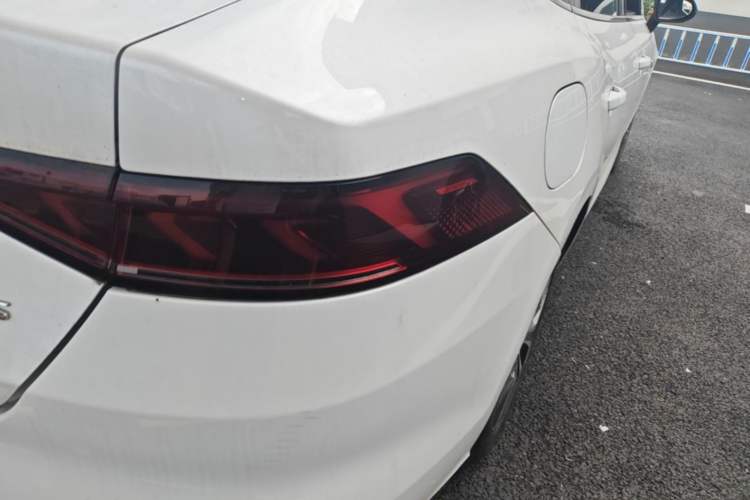 Used BYD Qin PLUS 2021 EV 500KM Premium Model Right Rear Taillight