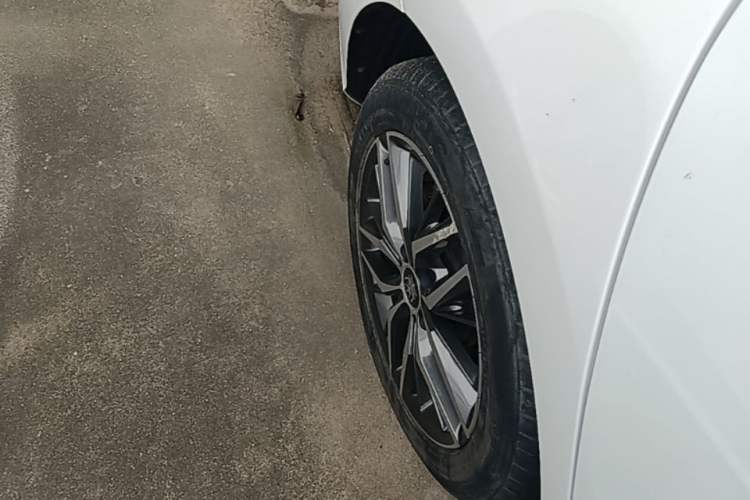 Used BYD Qin PLUS 2021 DM-i 55KM Flagship Model Right Rear Wheel Hub