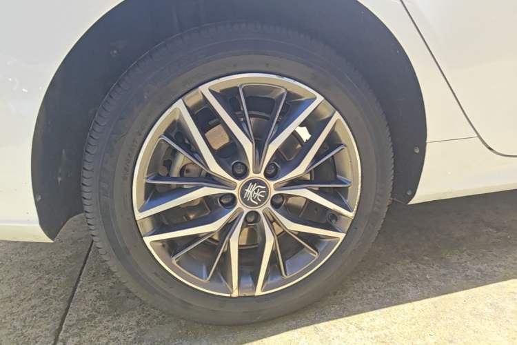 Used BYD Qin PLUS 2021 DM-i 55KM Flagship Model Right Rear Wheel Hub