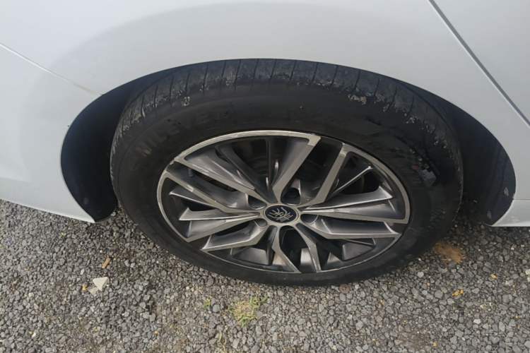 Used BYD Qin PLUS 2021 DM-i 55KM Flagship Model Right Rear Wheel Hub