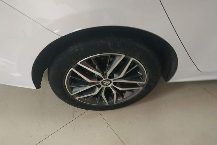 Used BYD Qin PLUS 2021 DM-i 55KM Flagship Model Right Rear Wheel Hub
