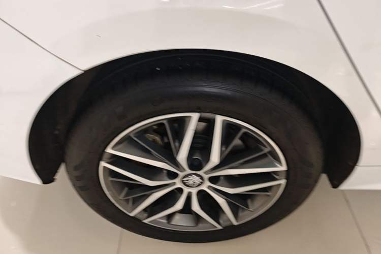Used BYD Qin PLUS 2021 DM-i 55KM Flagship Model Right Rear Wheel Hub
