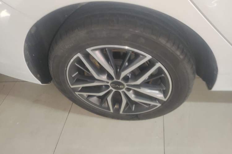 Used BYD Qin PLUS 2021 DM-i 120KM Prestige Model Right Rear Wheel Hub