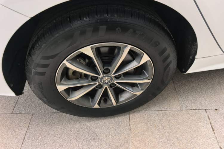 Used BYD Qin PLUS 2021 DM-i 55KM Prestige Model Right Rear Wheel Hub