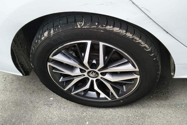 Used BYD Qin PLUS 2021 EV 400KM Luxury Model Right Rear Wheel Hub