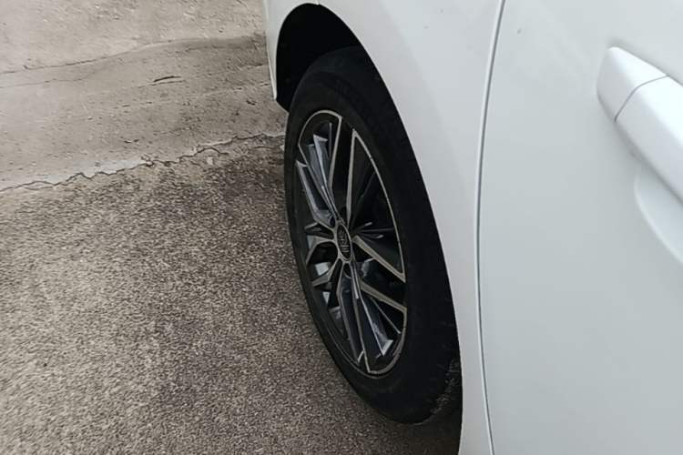 Used BYD Qin PLUS 2021 DM-i 55KM Flagship Model Right Rear Wheel Hub