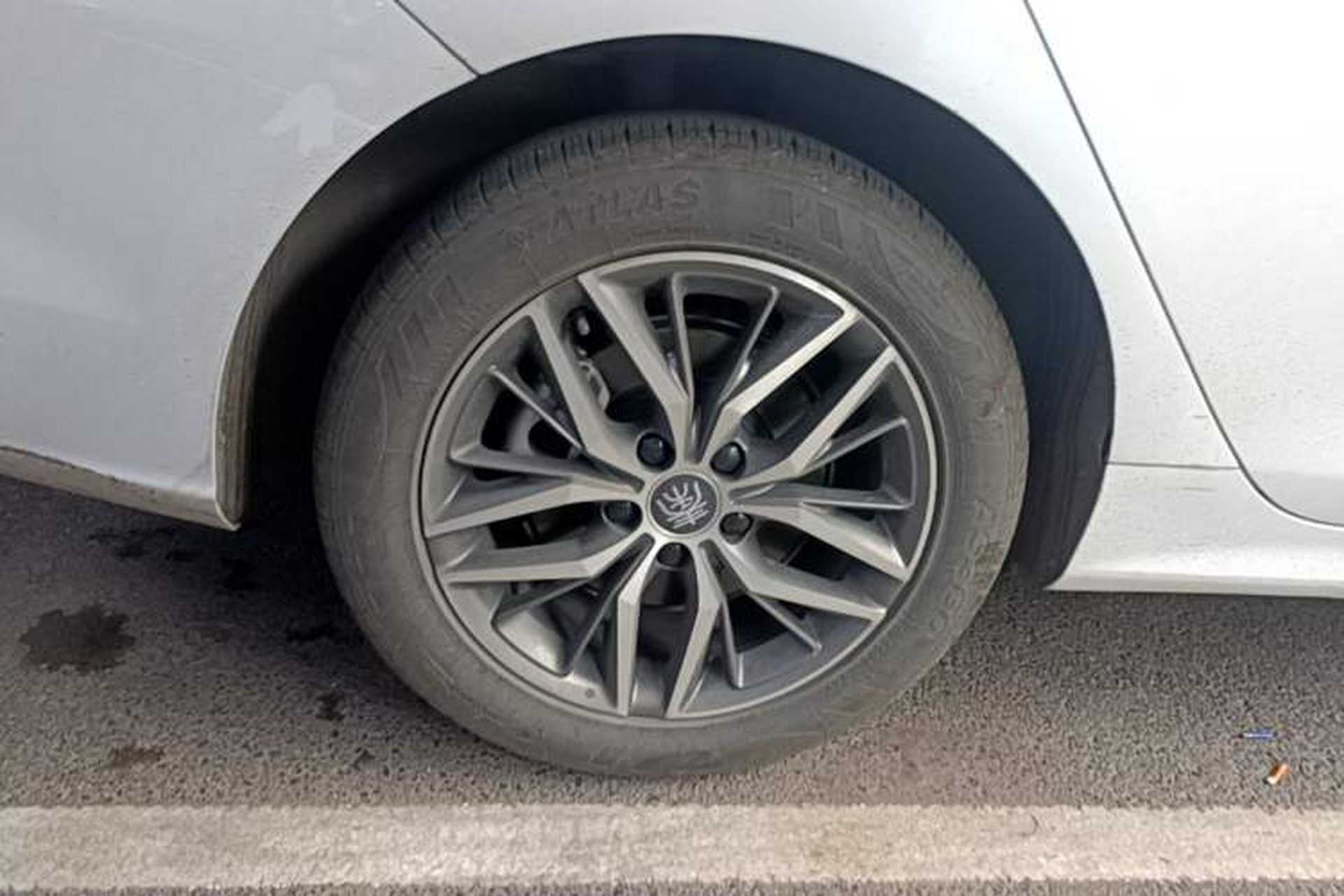 Used BYD Qin PLUS 2021 EV 500KM Luxury Model Right Rear Wheel Hub
